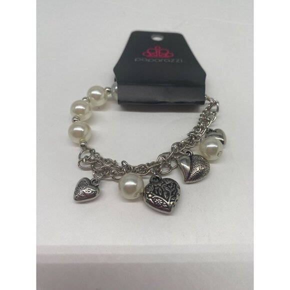 Paparazzi Jewelry Amour White Bracelet Item 52 - Picture 3 of 8